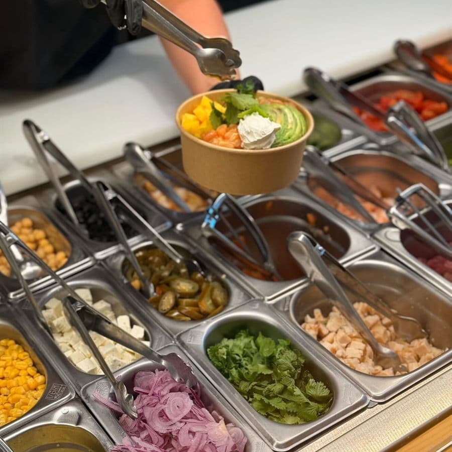 Personaliza tu poke bowl en Coco Vital, Pontevedra